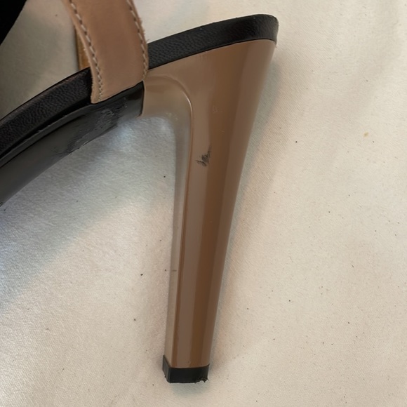 Sandals - Picture 8 of 9